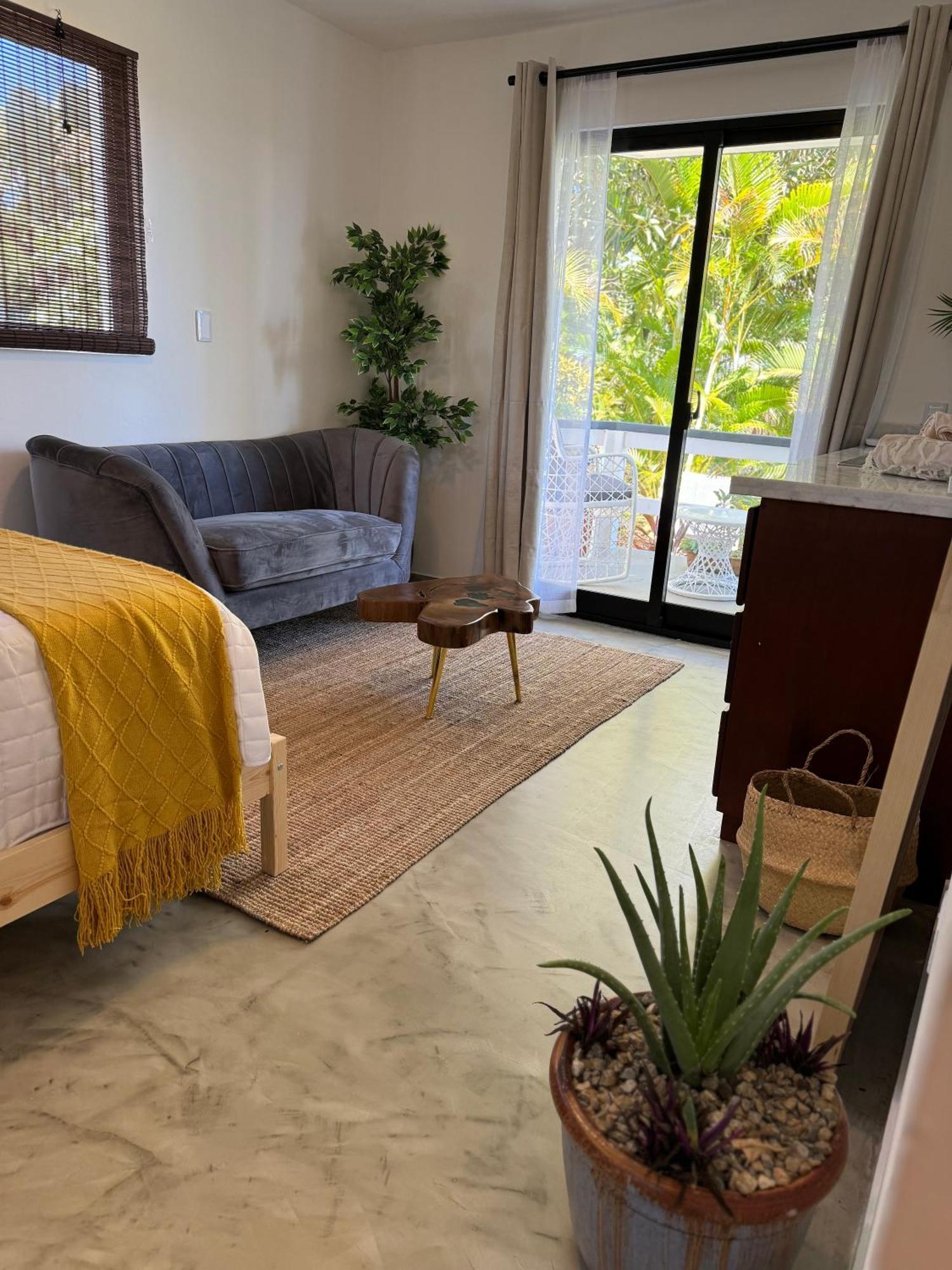 Catalina, Cabrera Oceanview Multi 2 Bd 2 Bath Condo Units With Balcony And Pool Buitenkant foto
