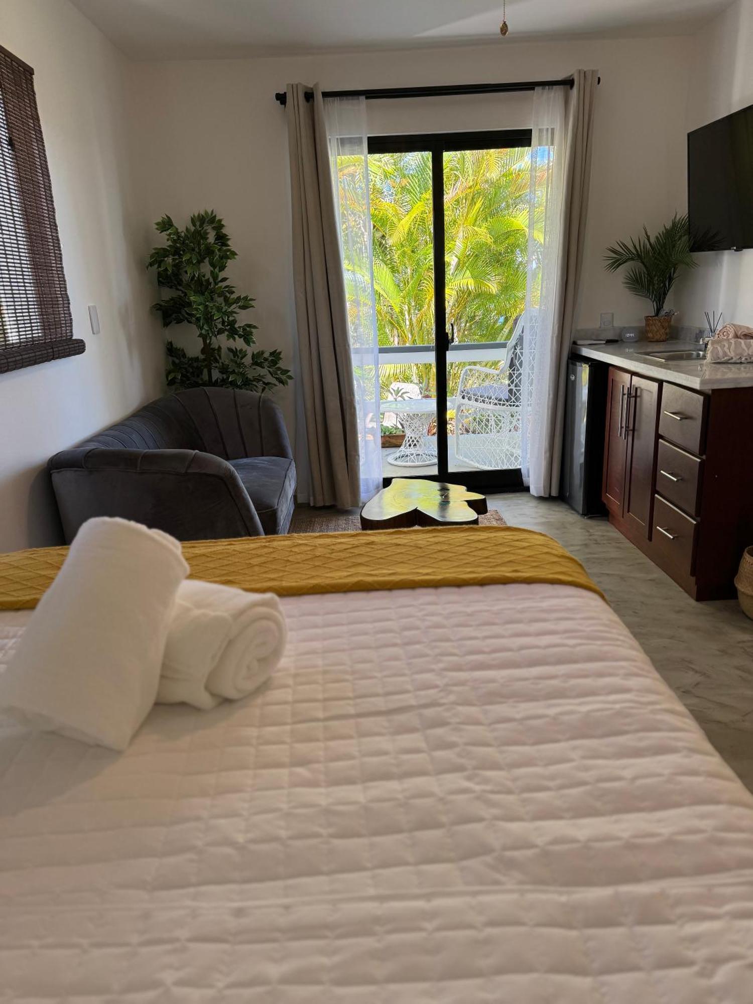 Catalina, Cabrera Oceanview Multi 2 Bd 2 Bath Condo Units With Balcony And Pool Buitenkant foto